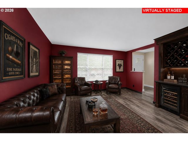1735 RAINBOW Dr, Springfield, OR 97477
