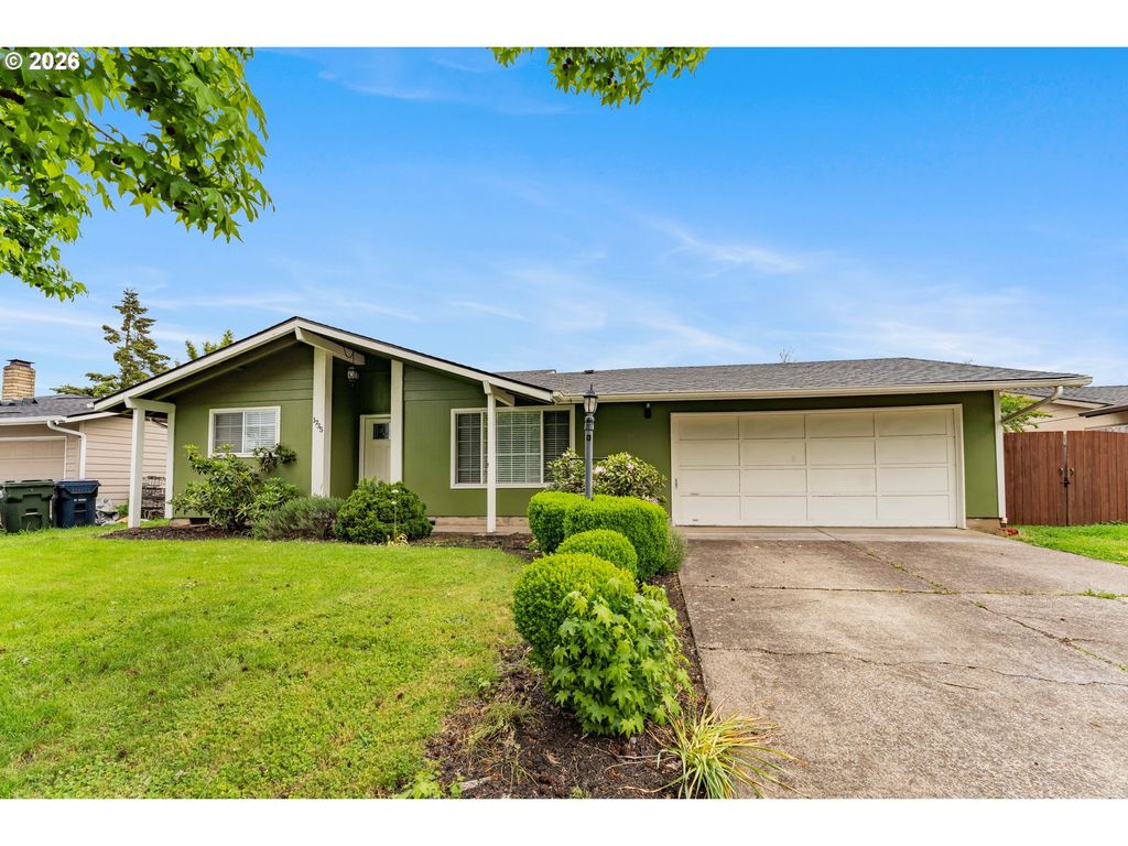 1735 RAINBOW Dr, Springfield, OR 97477