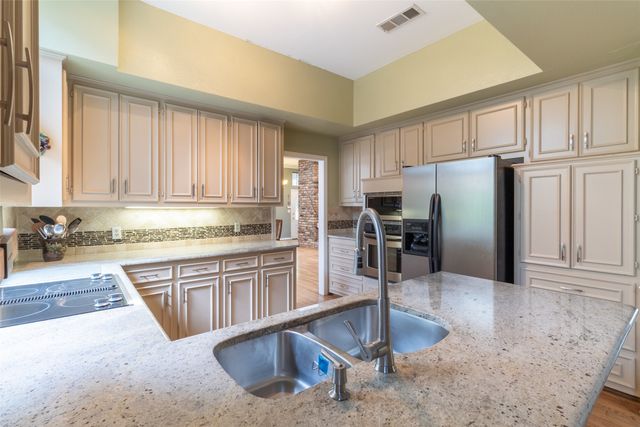 14036 Highmark Square, Dallas, TX 75254