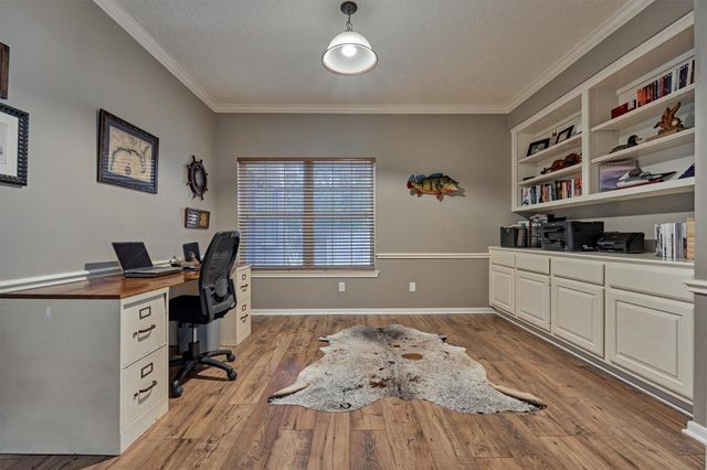 82 E Coldbrook Circle, The Woodlands, TX 77381