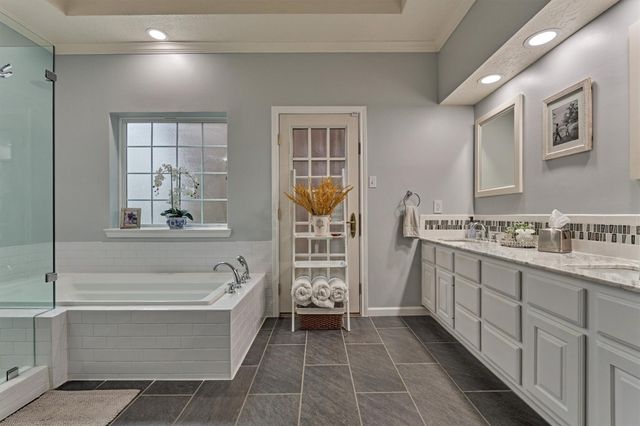 82 E Coldbrook Circle, The Woodlands, TX 77381