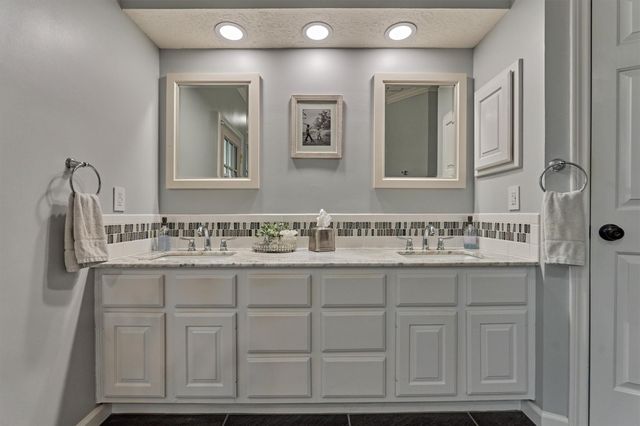 82 E Coldbrook Circle, The Woodlands, TX 77381