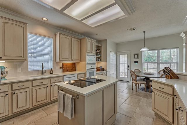 82 E Coldbrook Circle, The Woodlands, TX 77381