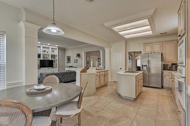 82 E Coldbrook Circle, The Woodlands, TX 77381