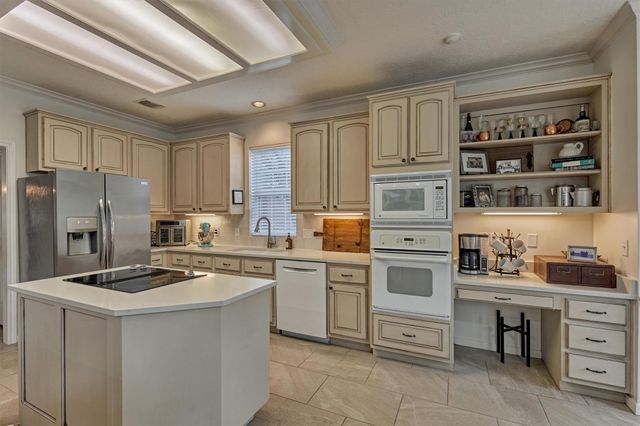 82 E Coldbrook Circle, The Woodlands, TX 77381