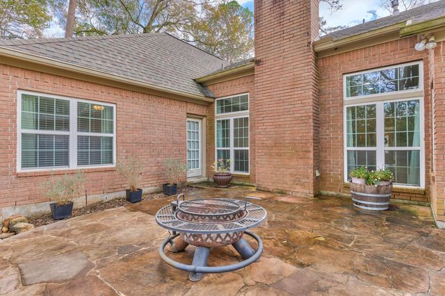 82 E Coldbrook Circle, The Woodlands, TX 77381