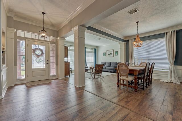 82 E Coldbrook Circle, The Woodlands, TX 77381