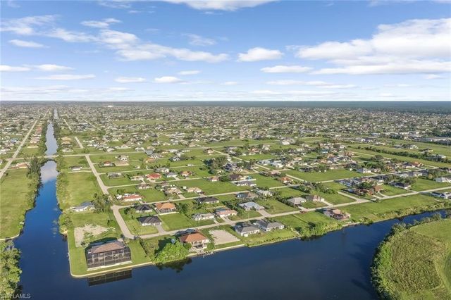 2017 NE 10th PL, Cape Coral, FL 33909