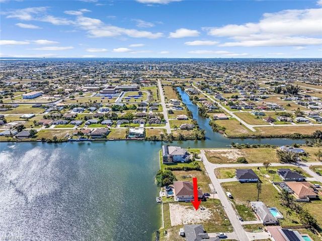 2017 NE 10th PL, Cape Coral, FL 33909