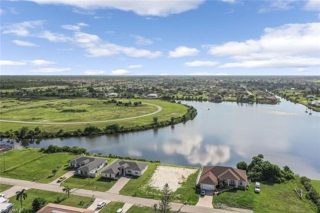 2017 NE 10th PL, Cape Coral, FL 33909