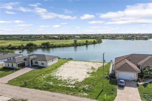 2017 NE 10th PL, Cape Coral, FL 33909