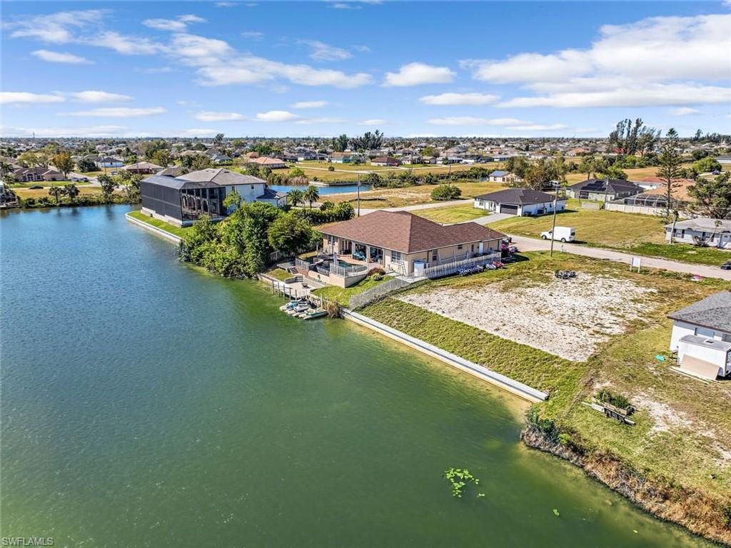 Image 15 of property listing at 2017 NE 10th PL, Cape Coral, FL 33909