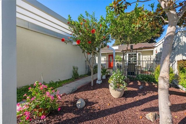 3207 Via Buena C, Laguna Woods, CA 92637