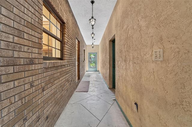 902 RIVER RAPIDS AVENUE, Brandon, FL 33511