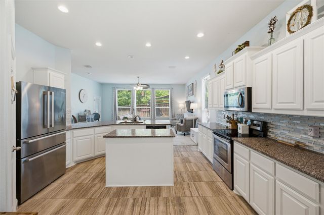 324 Hudson Court, Kennedale, TX 76060