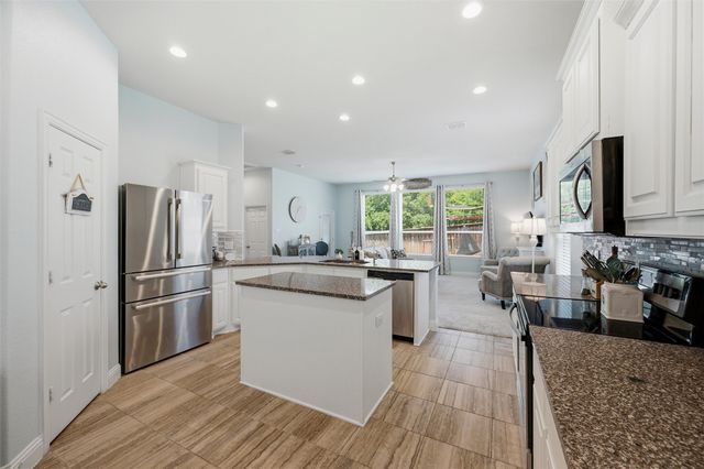 324 Hudson Court, Kennedale, TX 76060
