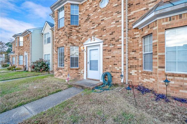 714 Sutherland DR, Chesapeake, VA 23320