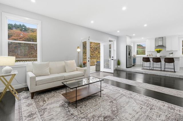 288 Grove St 288, Clinton, MA 01510