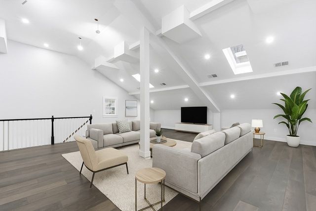 288 Grove St 288, Clinton, MA 01510