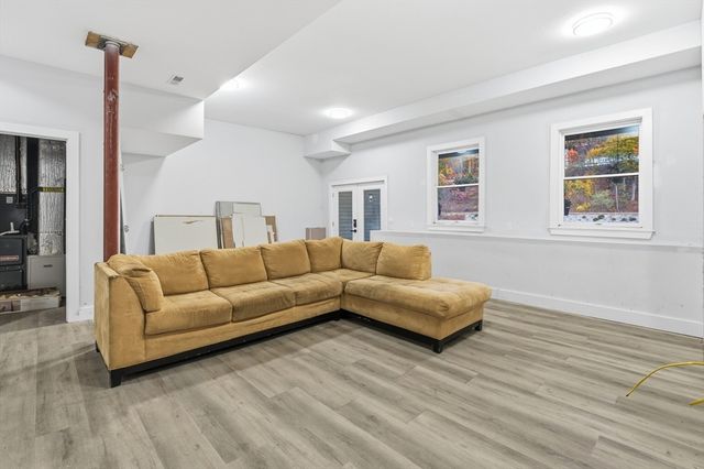 288 Grove St 288, Clinton, MA 01510