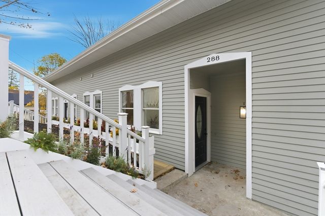 288 Grove St 288, Clinton, MA 01510