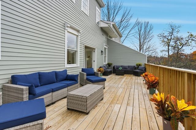 288 Grove St 288, Clinton, MA 01510