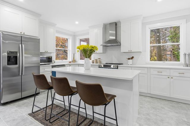 288 Grove St 288, Clinton, MA 01510