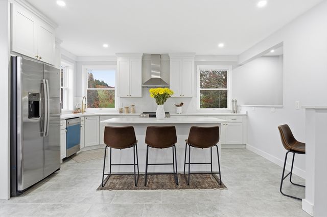 288 Grove St 288, Clinton, MA 01510