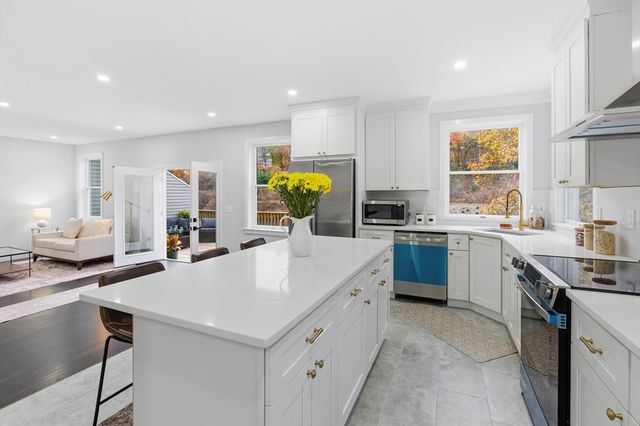 288 Grove St 288, Clinton, MA 01510