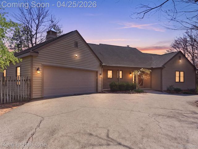 9990 Sashabaw Road, Independence Charter Township, MI 48348