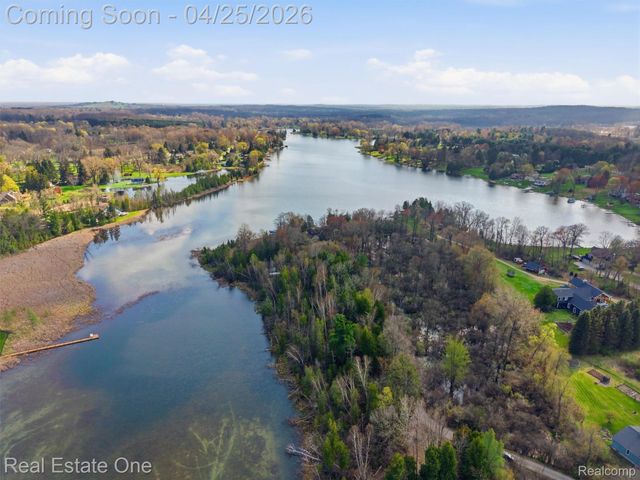 9990 Sashabaw Road, Independence Charter Township, MI 48348