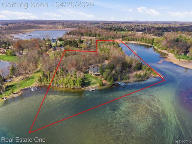9990 Sashabaw Road, Independence Charter Township, MI 48348