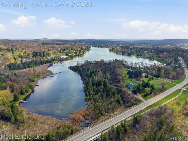 9990 Sashabaw Road, Independence Charter Township, MI 48348