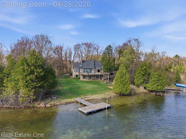 9990 Sashabaw Road, Independence Charter Township, MI 48348