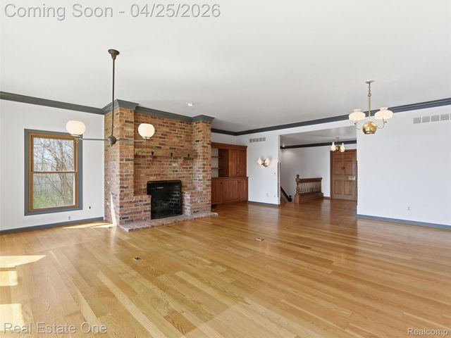 9990 Sashabaw Road, Independence Charter Township, MI 48348