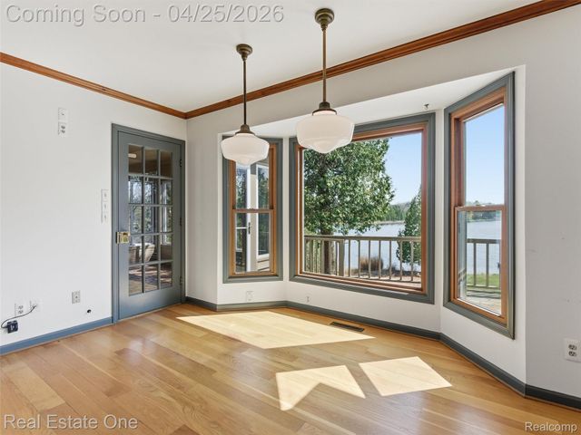9990 Sashabaw Road, Independence Charter Township, MI 48348