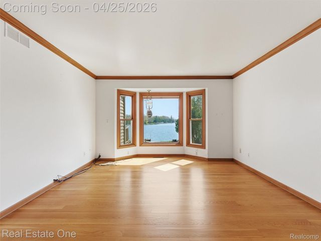9990 Sashabaw Road, Independence Charter Township, MI 48348