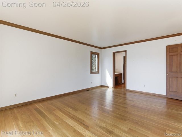 9990 Sashabaw Road, Independence Charter Township, MI 48348