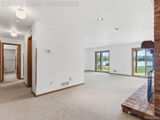 9990 Sashabaw Road, Independence Charter Township, MI 48348