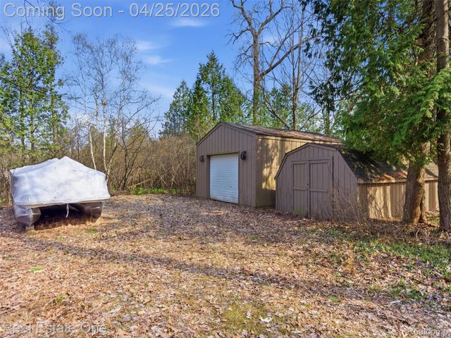 9990 Sashabaw Road, Independence Charter Township, MI 48348
