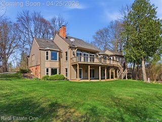 9990 Sashabaw Road, Independence Charter Township, MI 48348