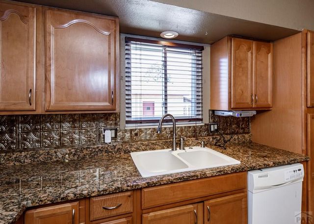 2605 Oakland Ave, Pueblo, CO 81004