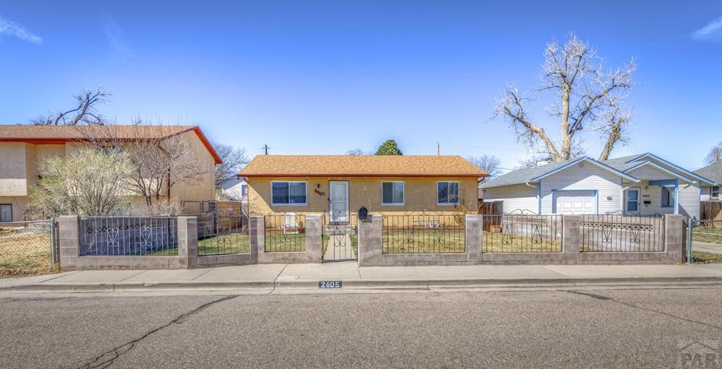 2605 Oakland Ave, Pueblo, CO 81004