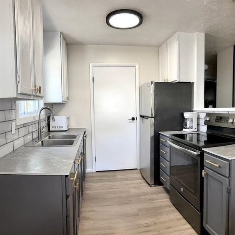 121 Henderson Place Place, Cadillac, MI 49601