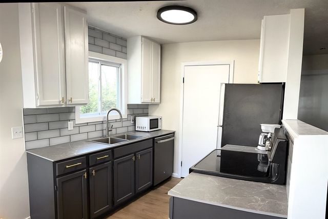 121 Henderson Place Place, Cadillac, MI 49601