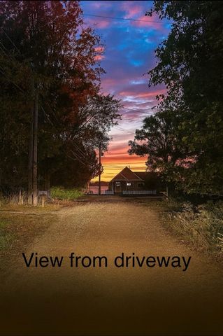 121 Henderson Place Place, Cadillac, MI 49601