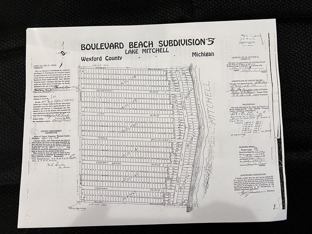 121 Henderson Place Place, Cadillac, MI 49601