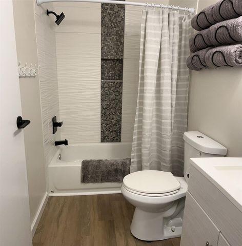 121 Henderson Place Place, Cadillac, MI 49601