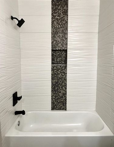 121 Henderson Place Place, Cadillac, MI 49601