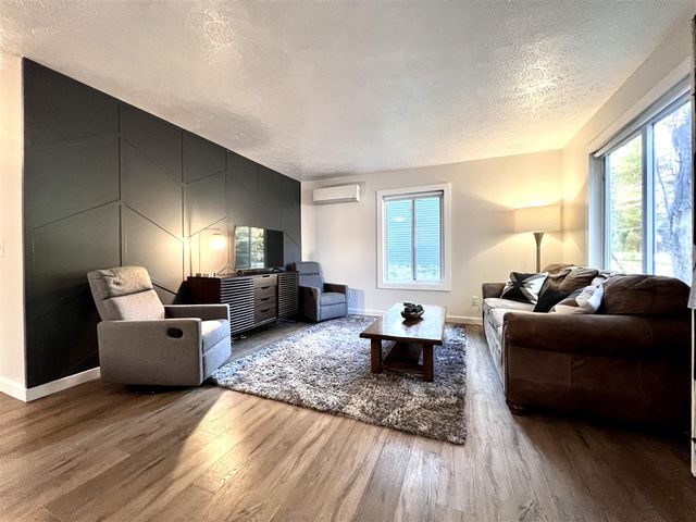 121 Henderson Place Place, Cadillac, MI 49601